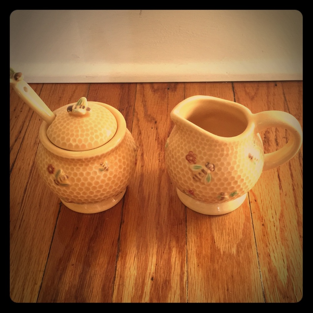 Williams Sonoma cream and sugar serveware